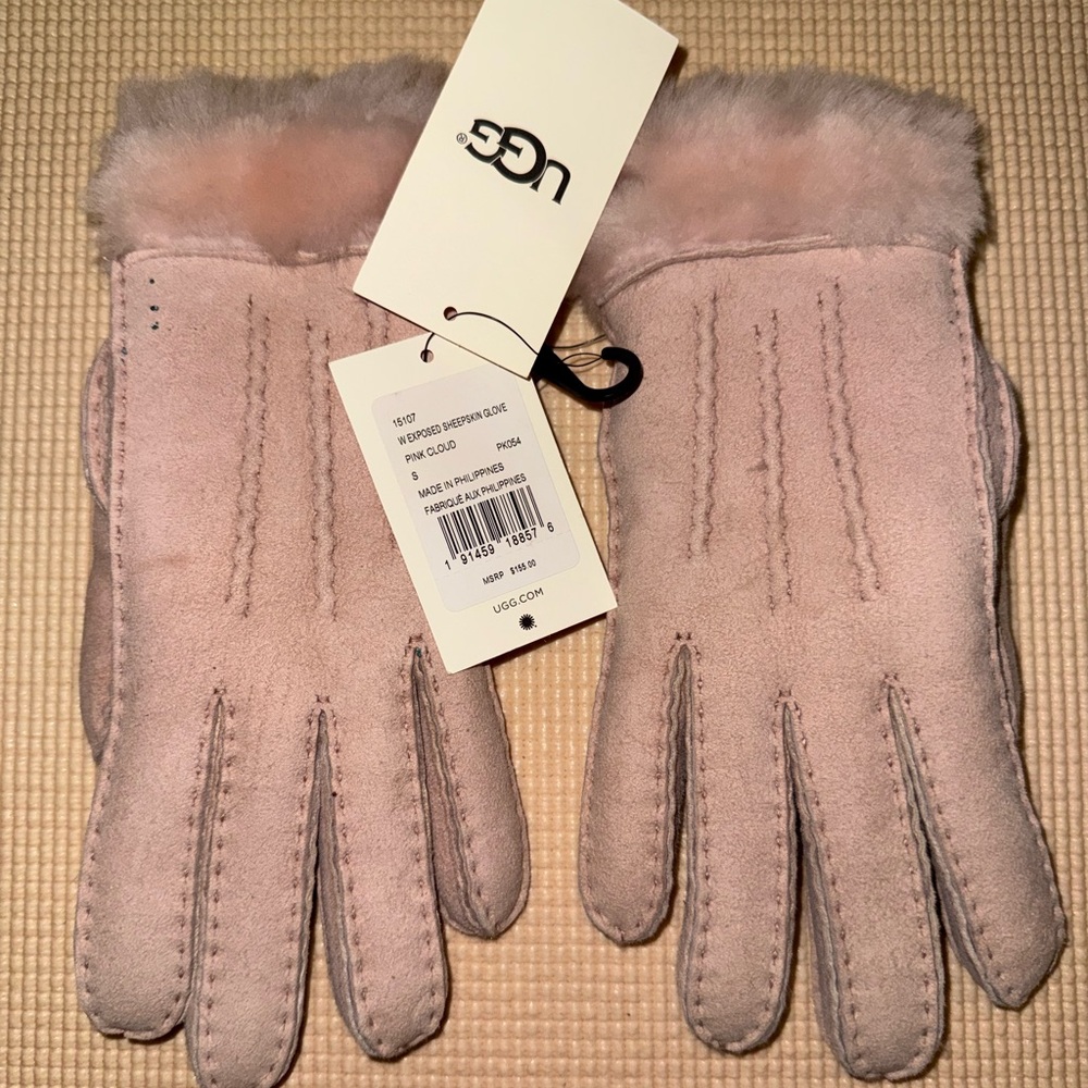 Ugg exposed sheepskin glove in pink cloud in size small MSRP 200